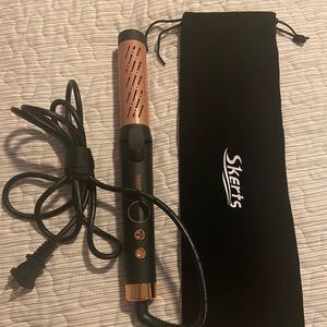 Brand new Skerts Straightening/Curling Iron